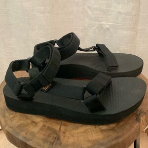 Teva Original Universal Women’s Black Sandals sz 8